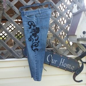 White house black market embroidered design jeans